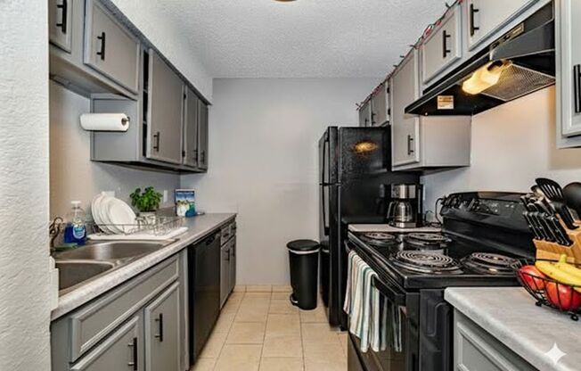 2 beds, 1.5 baths, 927 sqft, $945, Unit 803
