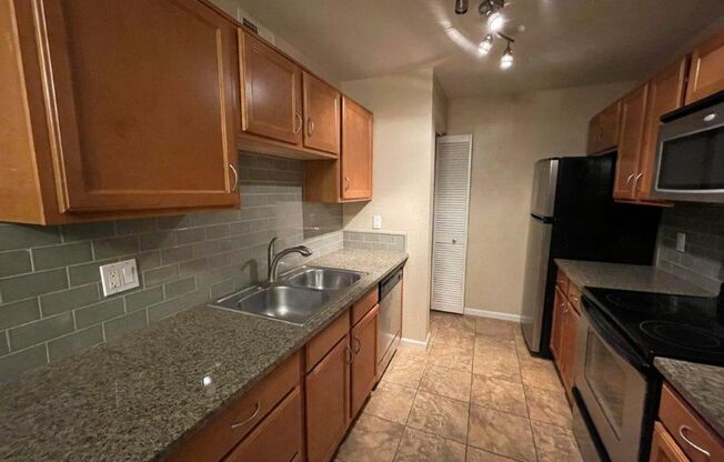1 bed, 1 bath, $1,350, Unit # 160