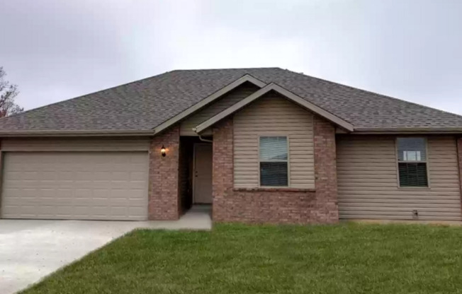 3 beds, 2 baths, $1,545