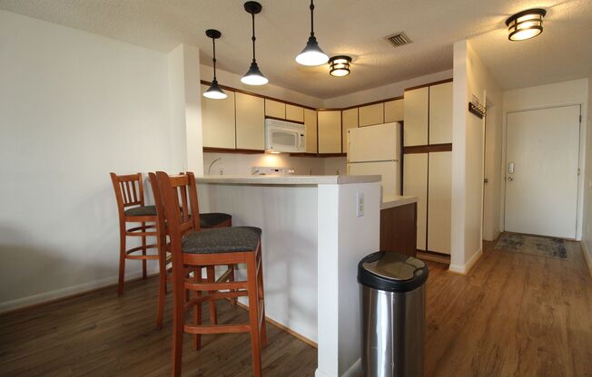 2 beds, 2 baths, $750