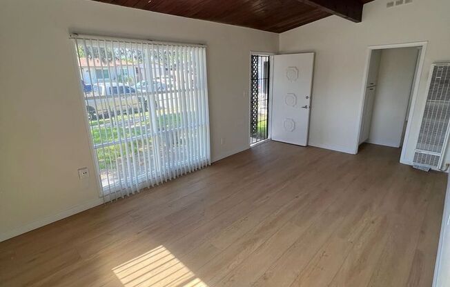 Corner lot, newly remodeled home in Clairmont