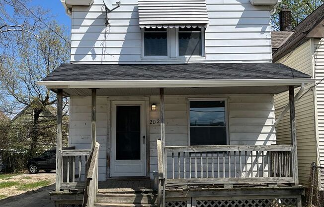 Madison/West Blvd neighborhood: 3 bedroom/1 bath single family home.
