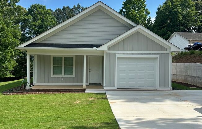 New 3 Bedroom Home in 30506!
