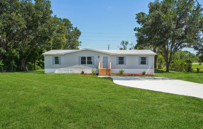 Beautiful 4BD/2BA Home with Expansive Yards