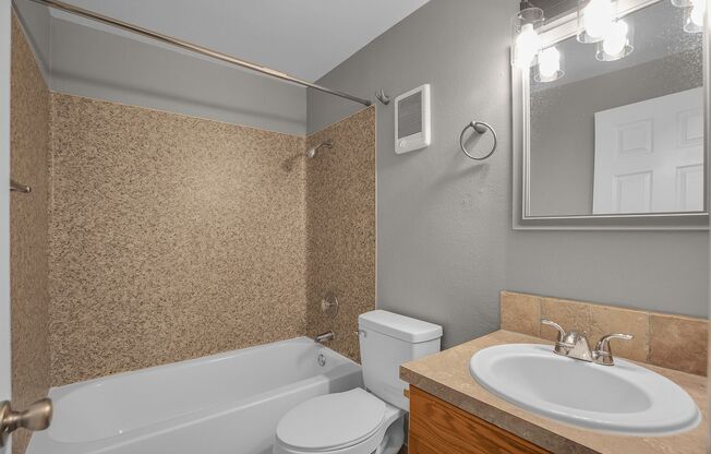 2 beds, 1 bath, 776 sqft, $1,450, Unit 307-034