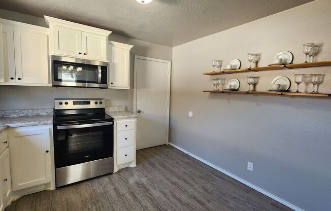 3 beds, 1 bath, $1,400