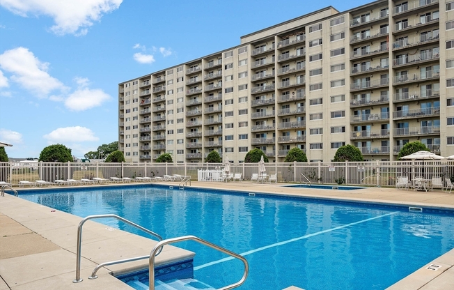 2 beds, 2 baths, 1,069 sqft, $2,700, Unit 217
