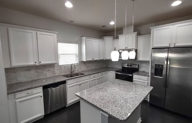 Beautiful Home located in the Clarabella Community!