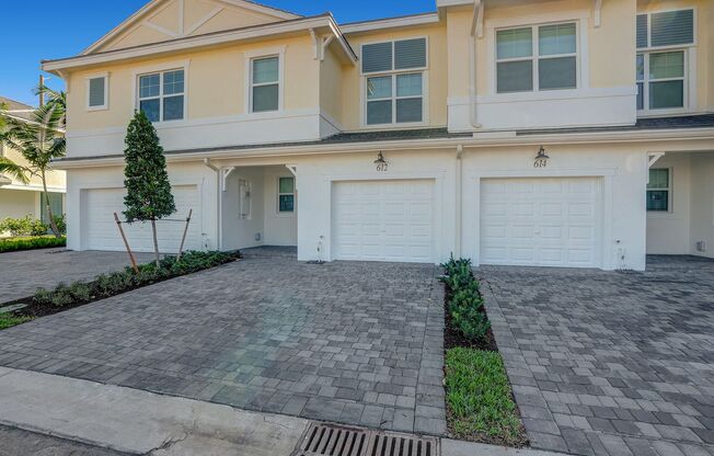 Gorgeous Brand New 3 Bedroom 2 Bath (2-story) Townhouse in Deerfield Beach