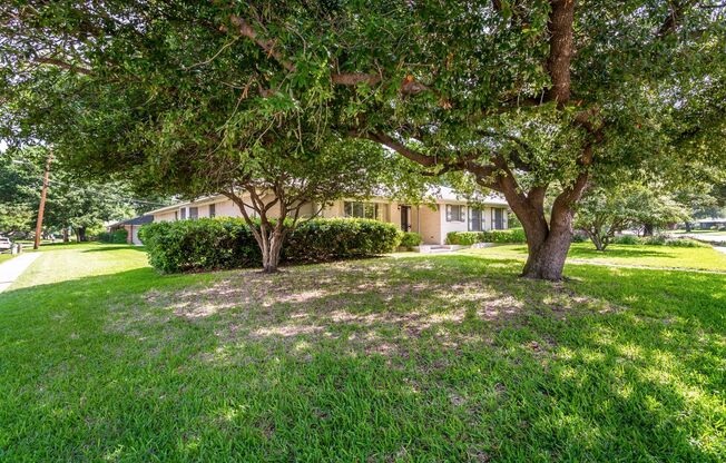 Charming 4-Bed, 2.5-Bath home in University Terrace!