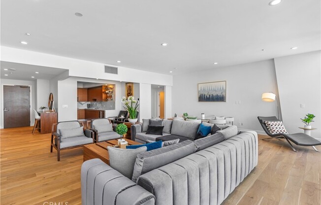 3 beds, 3.5 baths, 2,530 sqft, $15,000, Unit 48C