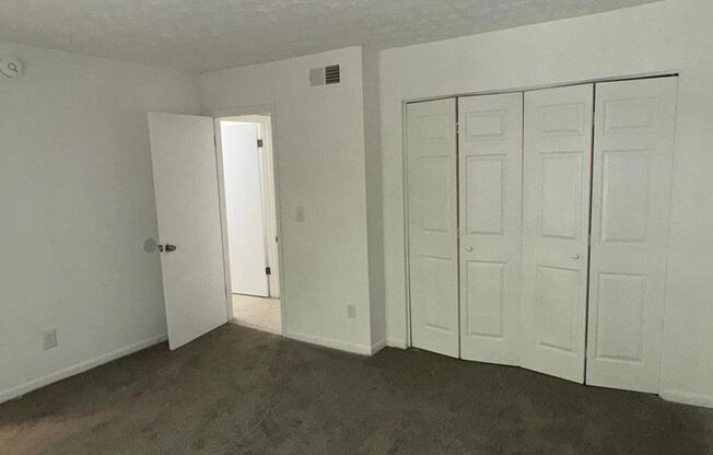 1 bed, 1 bath, 706 sqft, $925, Unit Z-27