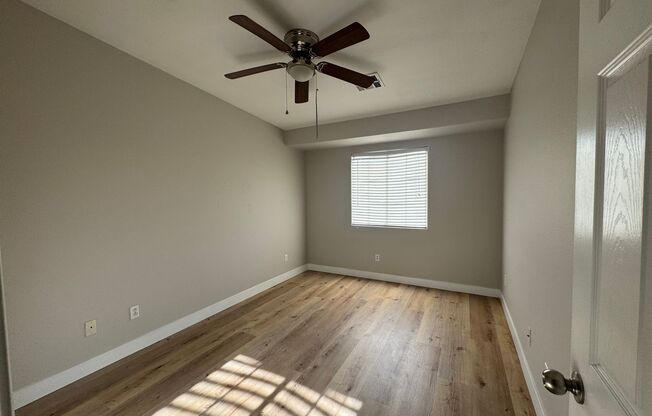 Great townhome in gated community, 3brs, 2bth, 2cg