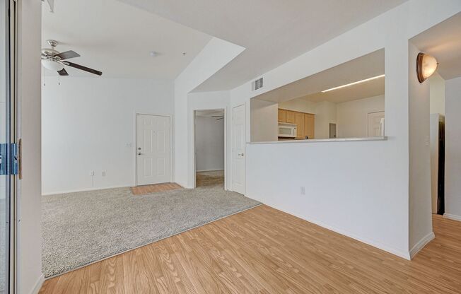 2 beds, 2 baths, $1,299, Unit # 3092