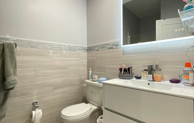 1 bed, 1 bath, $1,350, Unit Apt 19