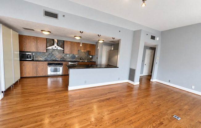 2 beds, 2 baths, $3,395, Unit # 1703