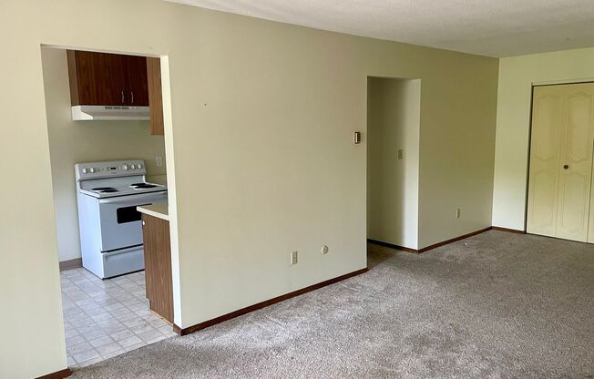 2 beds, 1 bath, 825 sqft, $1,195