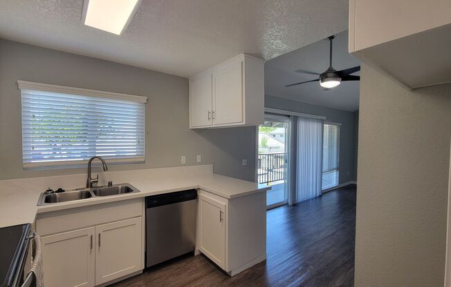 2 beds, 2 baths, 919 sqft, $2,515, Unit M27