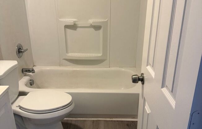 2 bedroom 1.5 bathroom townhouse