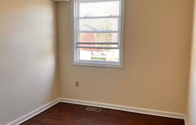 4 BEDROOM TOWNHOME AVAILABLE ** VOUCHER HOLDERS ONLY**