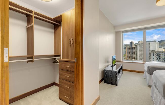 3 beds, 3 baths, $14,000, Unit # 1300