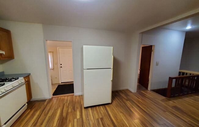 1 bed, 1.5 baths, $859