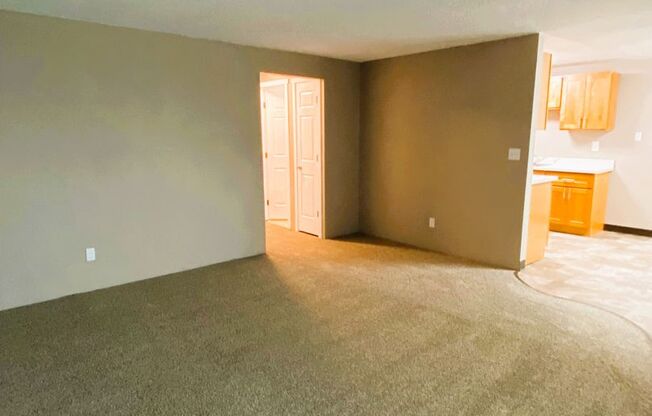 2 beds, 1 bath, 830 sqft, $1,285, Unit O-244