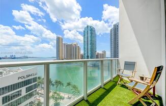 300 S BISCAYNE BLUV