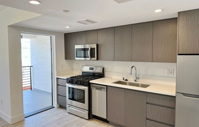 1 bed, 1 bath, 607 sqft, $2,440, Unit 602