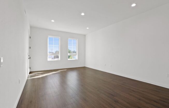 1 bed, 2 baths, 748 sqft, $5,100, Unit #101