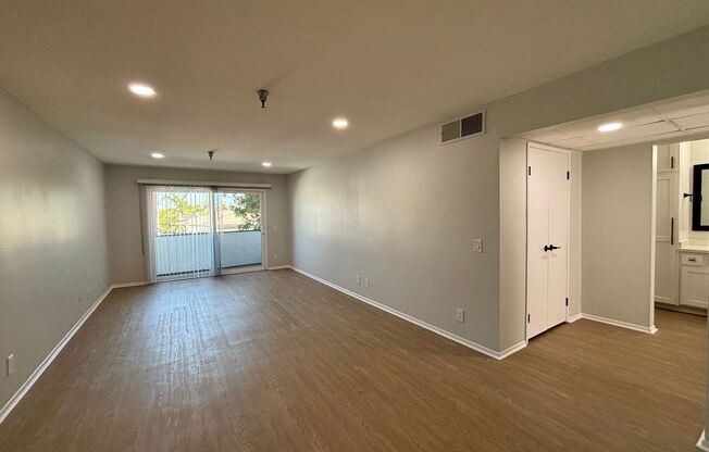 1 bed, 1 bath, 695 sqft, $2,148, Unit 210