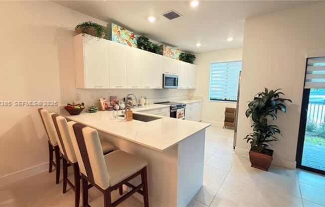 8388 NW 49th St th 8388, Doral, FL 33166