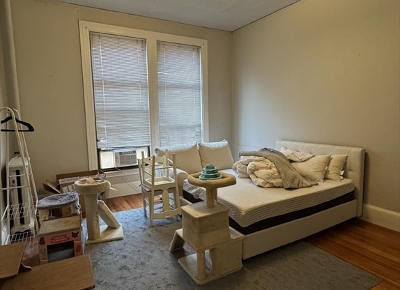 Studio, 1 bath, 450 sqft, $2,300, Unit 108