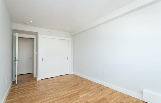 3 beds, 1.5 baths, 1,035 sqft, $4,850, Unit 10B