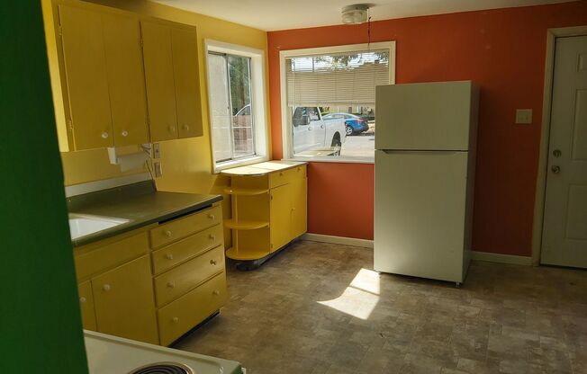 Cozy 1 Bed, 1 Bath House with Big Backyard and Outdoor Deck!