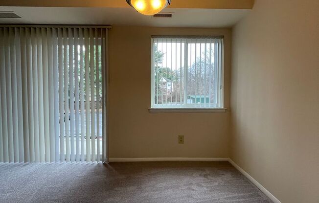 2 beds, 2 baths, 1,000 sqft, $1,950, Unit 14210 #204
