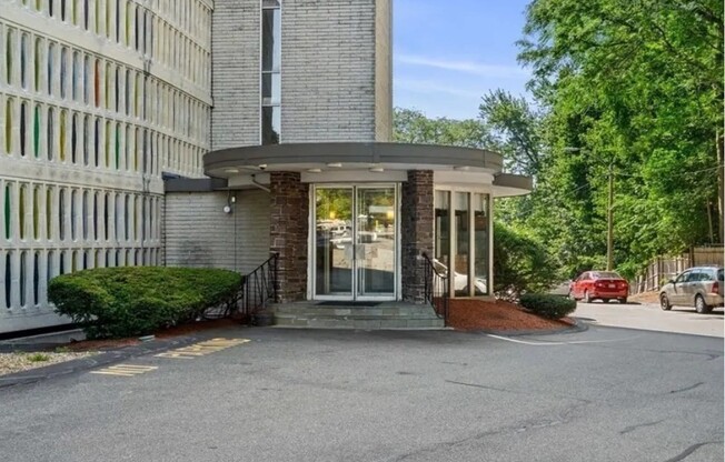 1 bed, 1 bath, 385 sqft, $1,750, Unit 240