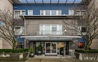 Prime Downtown Kirkland Location with Modern Finishes