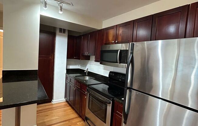 1 bed, 1 bath, 700 sqft, $1,950, Unit 418-1101