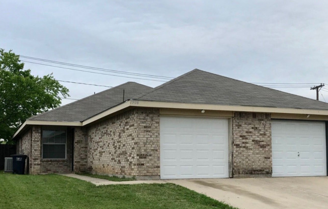 1906 San Rafeal St, Fort Worth, TX 76134
