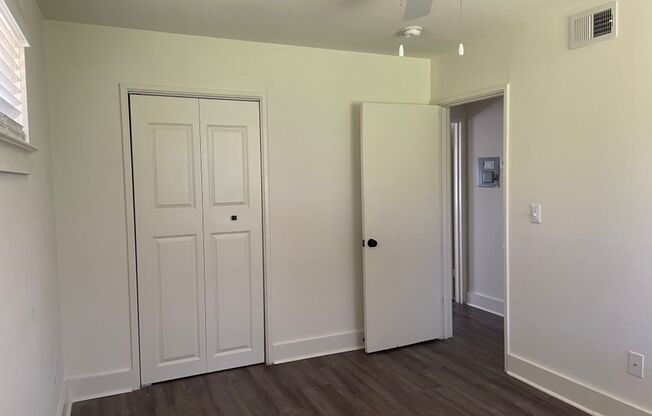 2 beds, 1 bath, 700 sqft, $1,500, Unit 230-30