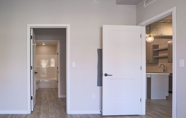 1 bed, 1 bath, 681 sqft, $1,500, Unit 114