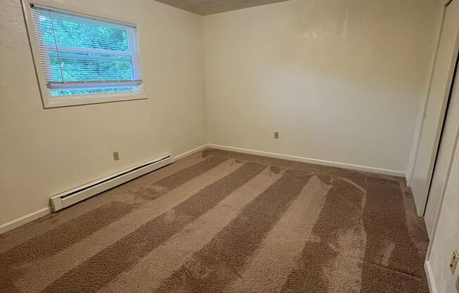 2 beds, 1 bath, 903 sqft, $1,170, Unit K-4