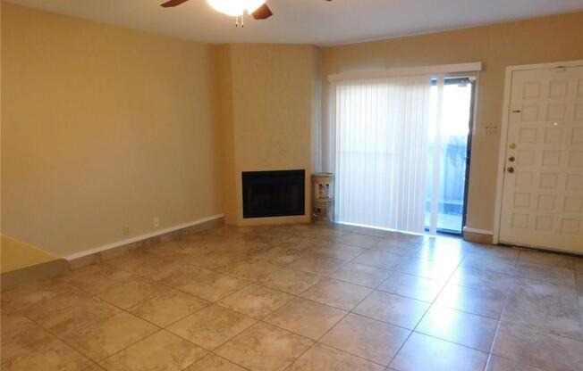 2725 Santa Fe Unit B - 2/Bed 2.5/Bath - $1300/month