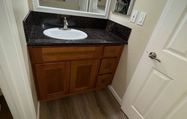1 bed, 1 bath, 700 sqft, $1,720, Unit 217