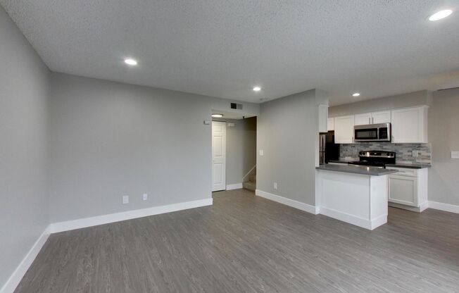 2 beds, 2 baths, 972 sqft, $2,941, Unit 14-162
