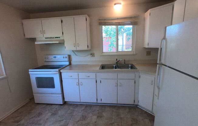 3 beds, 2 baths, $3,000