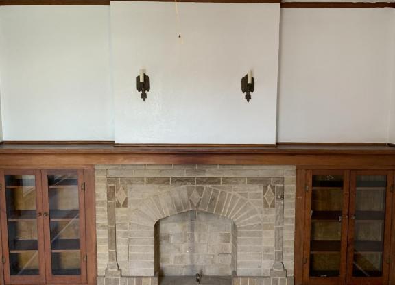 1607 E MADISON