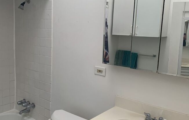 2 beds, 1 bath, $2,100, Unit S3
