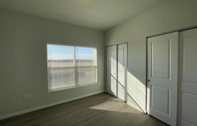 3 beds, 2 baths, 1,153 sqft, $1,549, Unit 1140-302